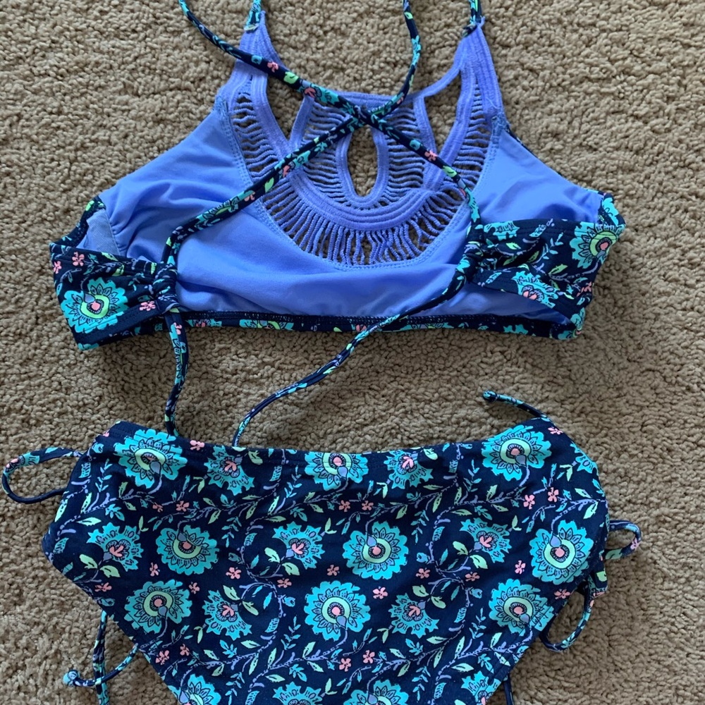 Flower pattern bikini - Picture 4 of 4